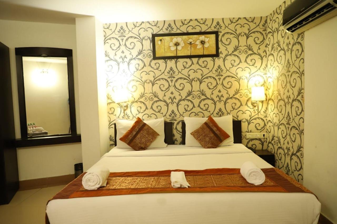Hotel Tara Palace By Goyal Hoteliers Agra  Exterior photo