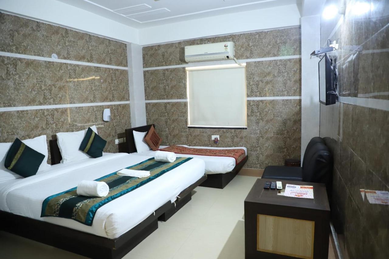 Hotel Tara Palace By Goyal Hoteliers Agra  Exterior photo